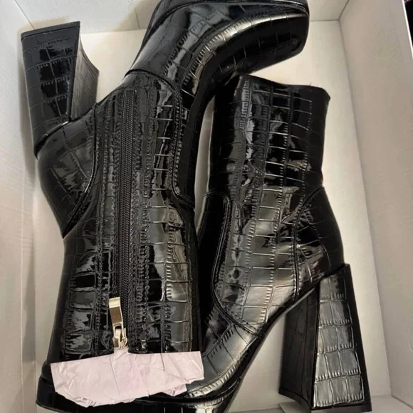 Princess Polly Black Vegan Heeled Boots - Picture 2 of 2